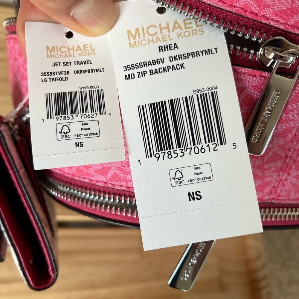 🌼Michael Kors Rhea medium zip backpack set - Picture 8 of 16